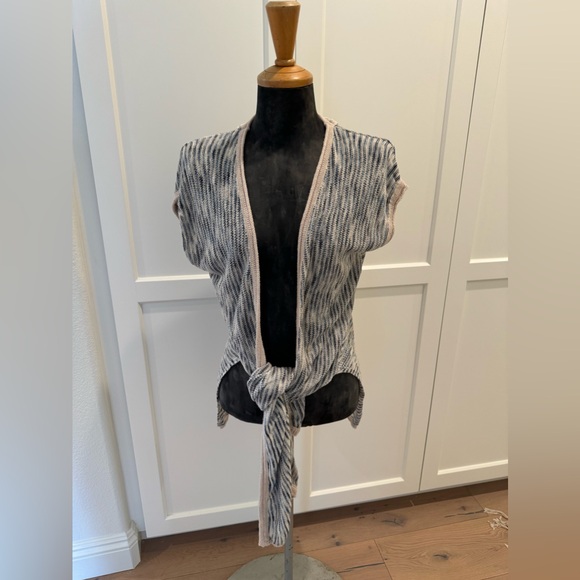 Knox and Rose Knit Topper Wrap Bohemian Coverup Denim and Cream with Lace Design - Picture 1 of 6